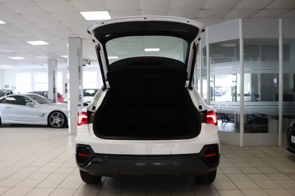 Audi Q3 Sportback 40 TFSI quattro AHK Matrix Pano 07/2024-photo-6