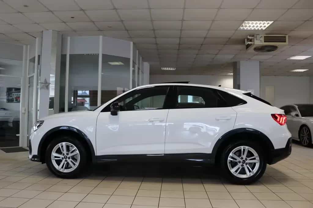 Audi Q3 Sportback 40 TFSI quattro AHK Matrix Pano 07/2024-photo-7