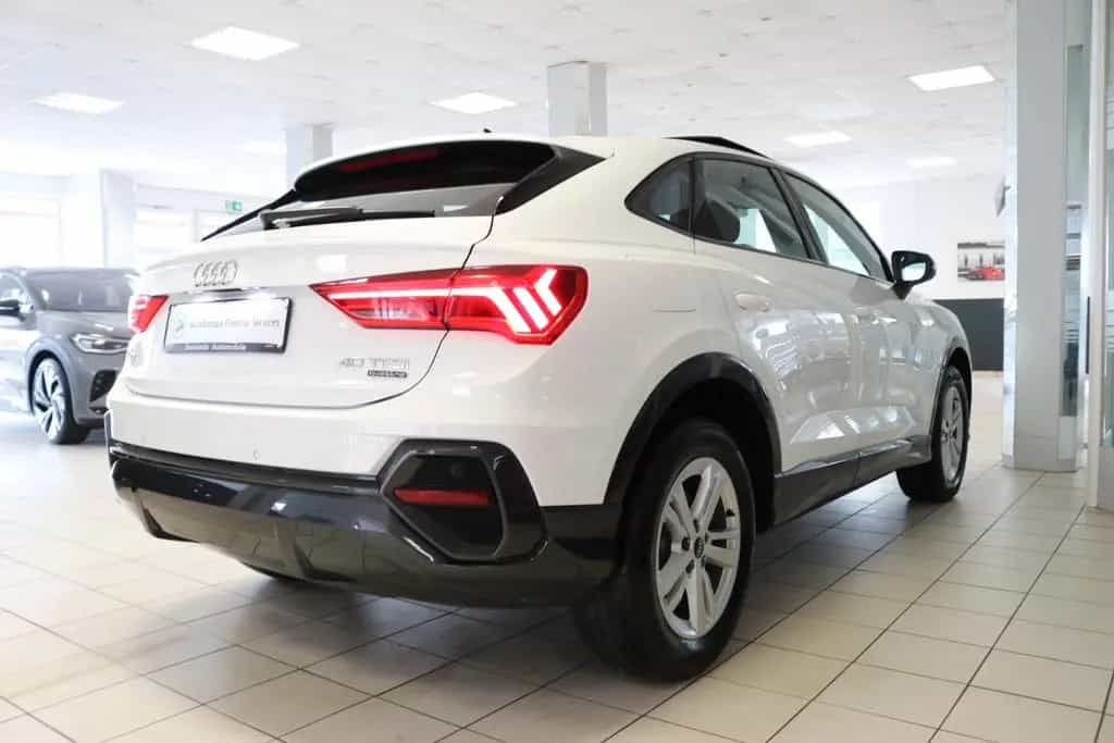 Audi Q3 Sportback 40 TFSI quattro AHK Matrix Pano 07/2024-photo-9