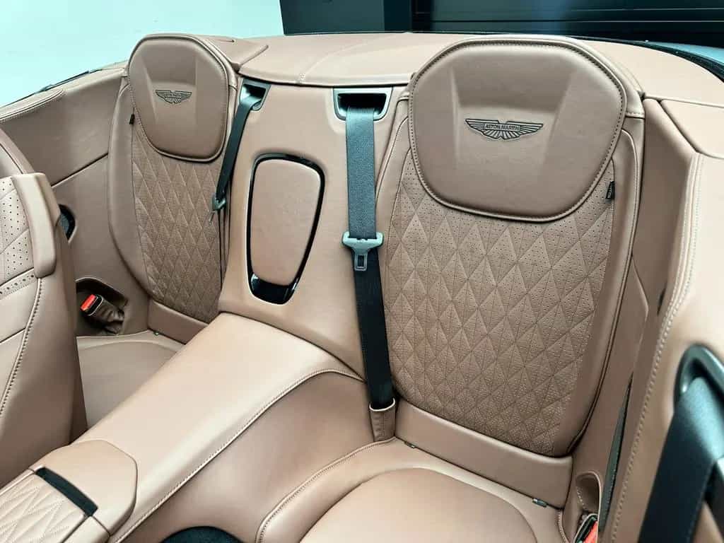 Aston Martin DB12 Volante -Titanium Silver -Havana Interieur null-photo-11