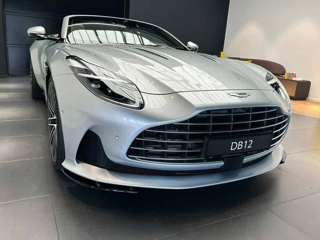 Aston Martin DB12 Volante -Titanium Silver -Havana Interieur null-photo-4