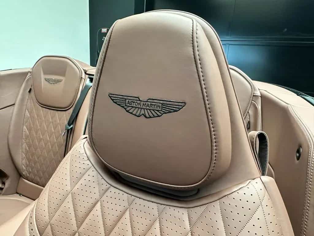 Aston Martin DB12 Volante -Titanium Silver -Havana Interieur null-photo-7