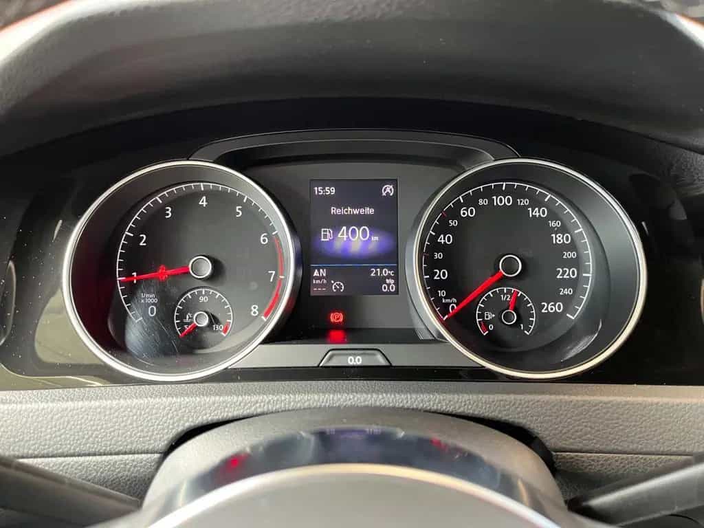 Volkswagen Golf VII R-Line 1.5 TSI BMT Rückfahrkamera 02/2019-photo-11