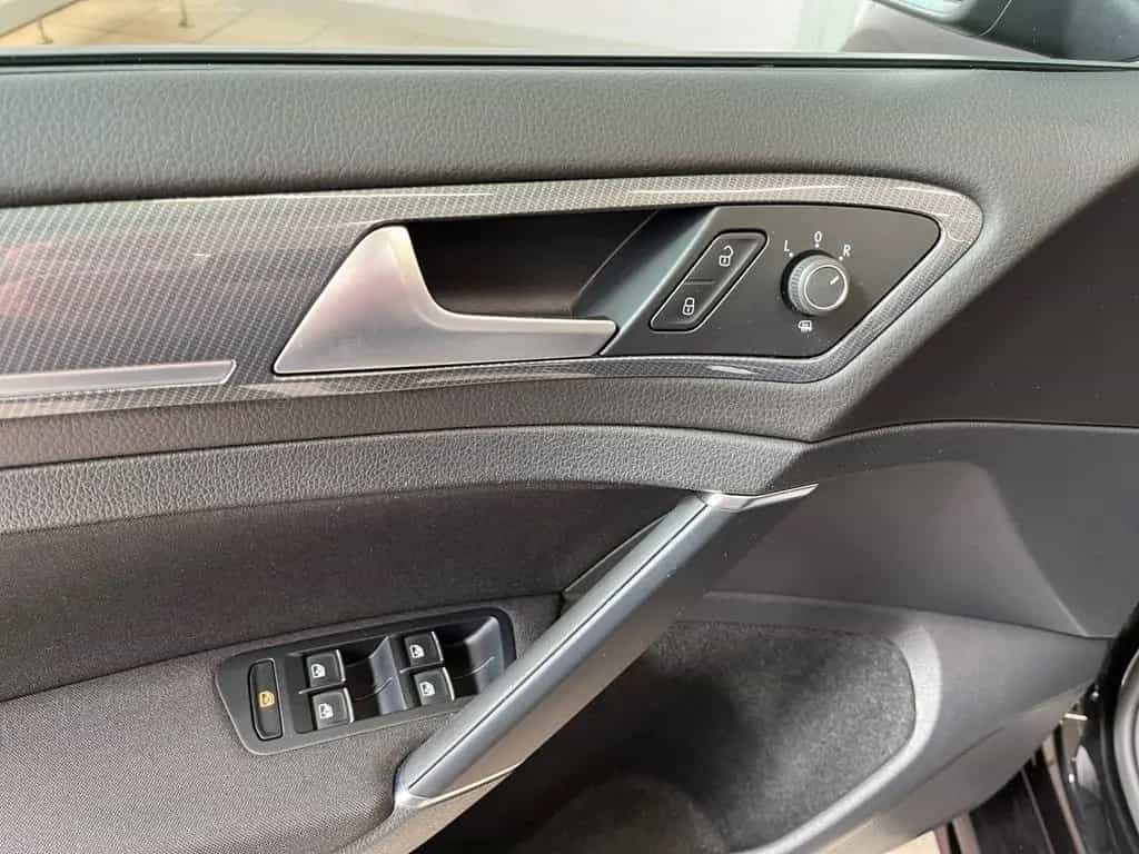 Volkswagen Golf VII R-Line 1.5 TSI BMT Rückfahrkamera 02/2019-photo-19