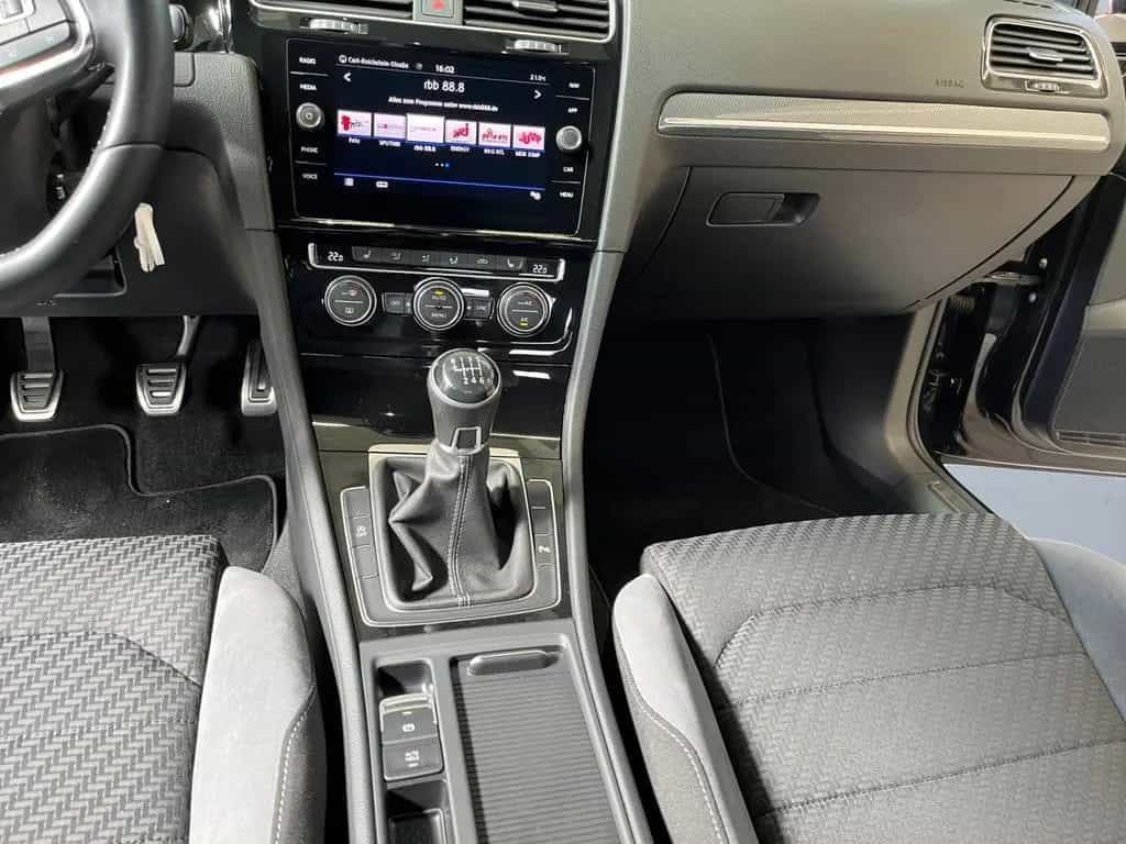 Volkswagen Golf VII R-Line 1.5 TSI BMT Rückfahrkamera 02/2019-photo-8