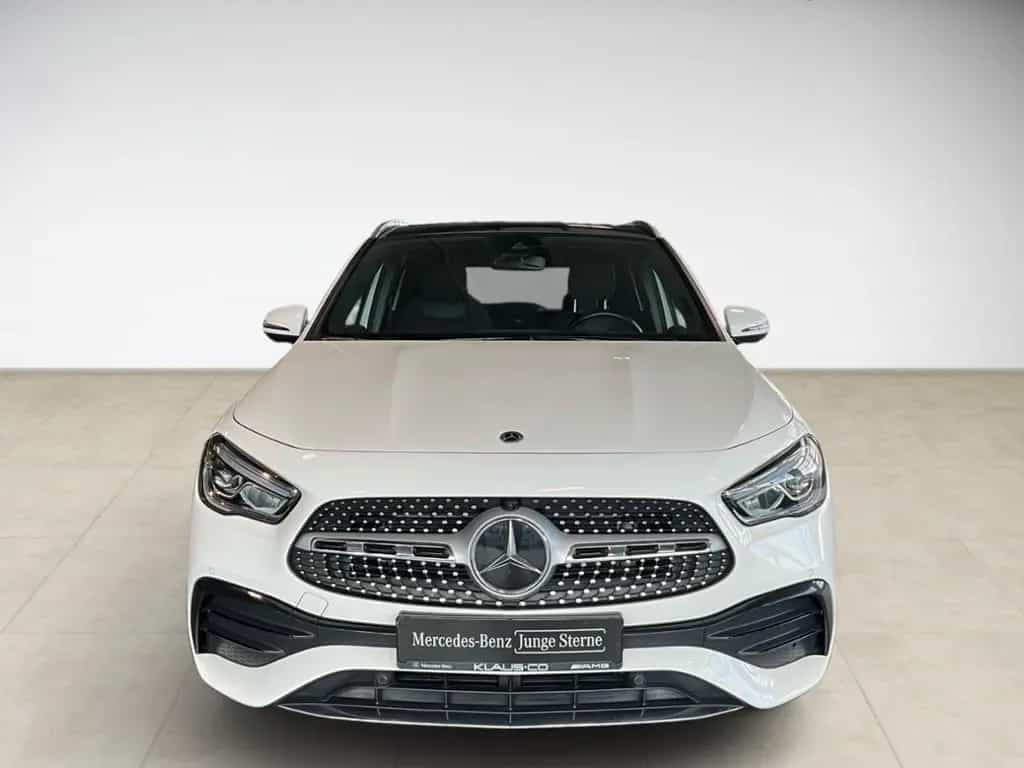 Mercedes-Benz GLA 200 AMG Panorama-Schiebedach 360 AUT Kam. LM 01/2022-photo-1