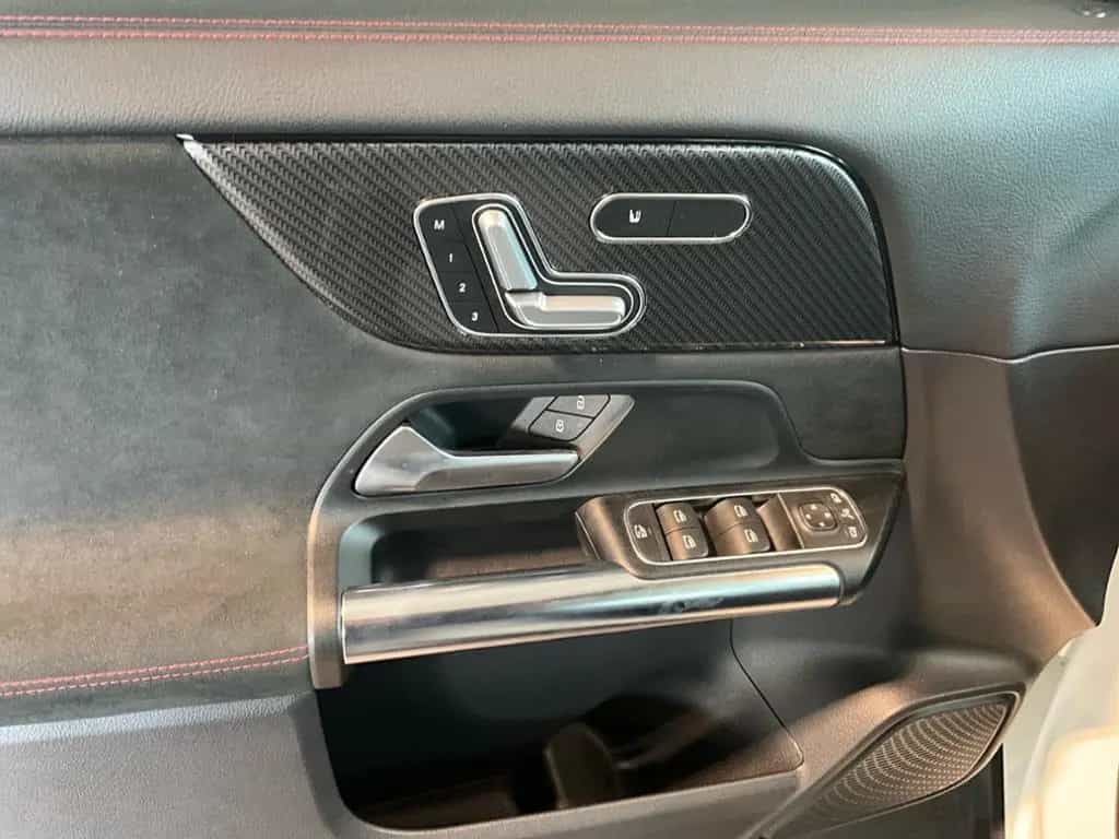 Mercedes-Benz GLA 200 AMG Panorama-Schiebedach 360 AUT Kam. LM 01/2022-photo-13