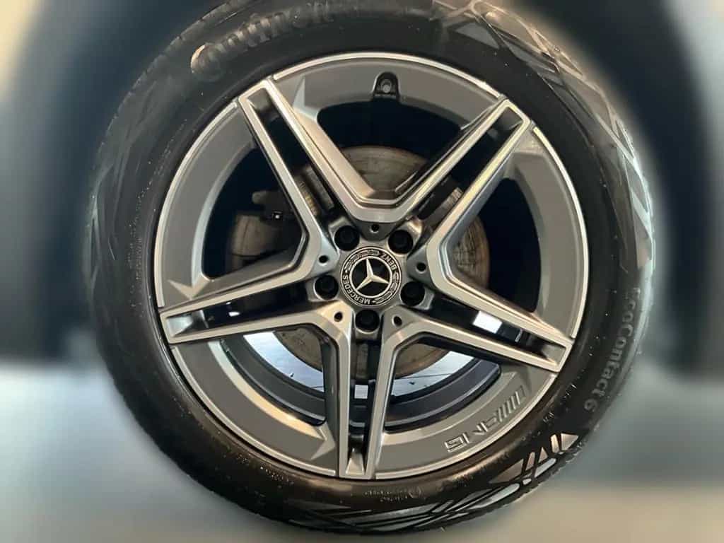 Mercedes-Benz GLA 200 AMG Panorama-Schiebedach 360 AUT Kam. LM 01/2022-photo-16