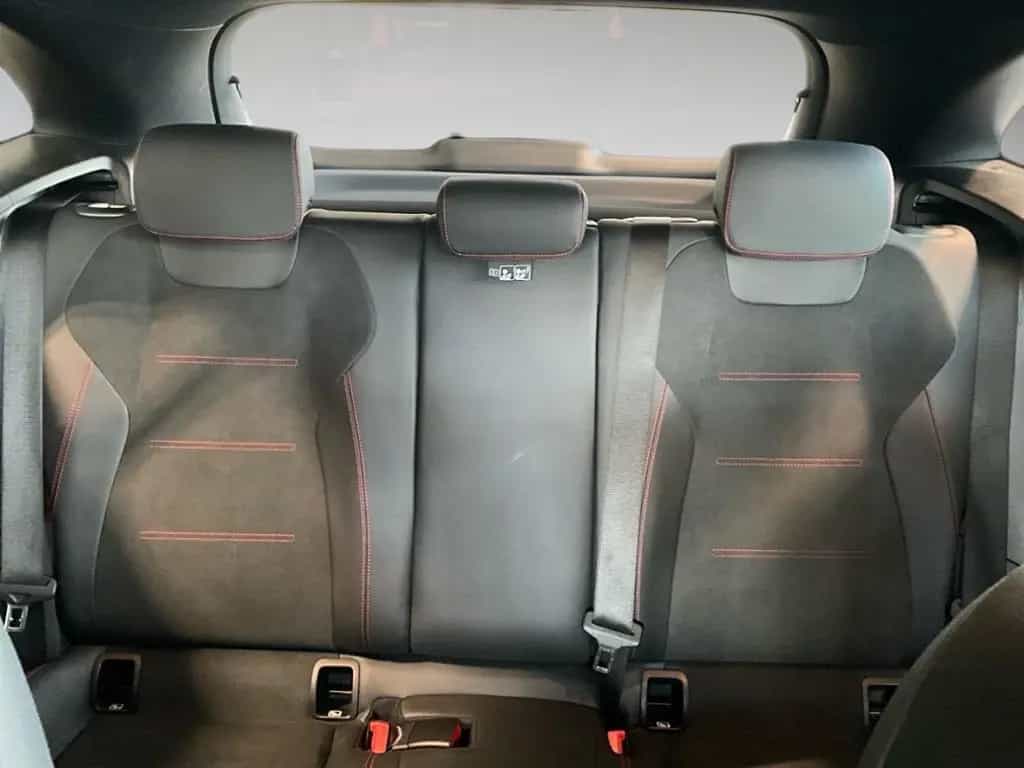 Mercedes-Benz GLA 200 AMG Panorama-Schiebedach 360 AUT Kam. LM 01/2022-photo-17