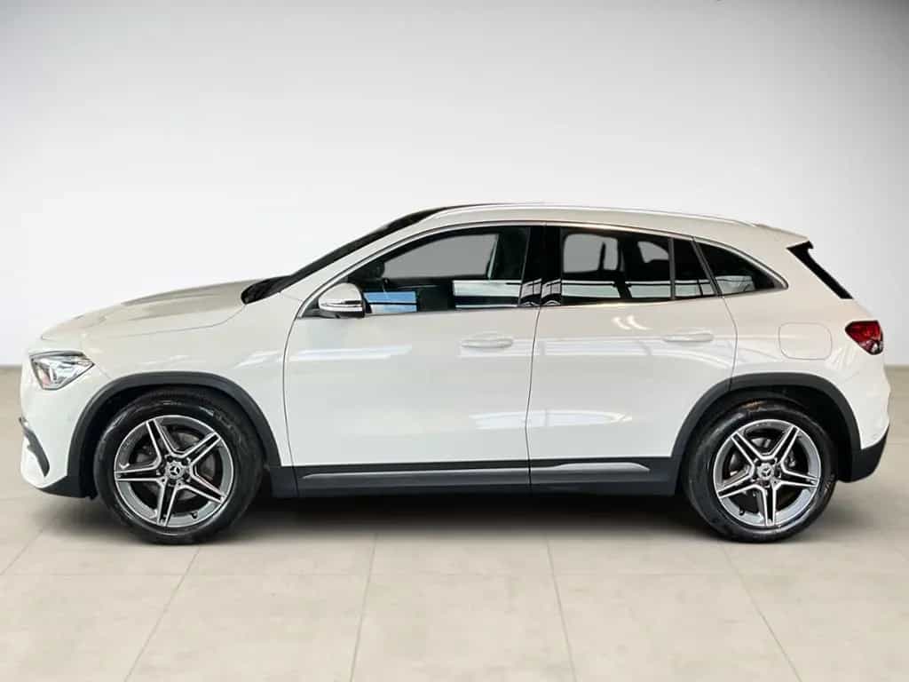 Mercedes-Benz GLA 200 AMG Panorama-Schiebedach 360 AUT Kam. LM 01/2022-photo-2