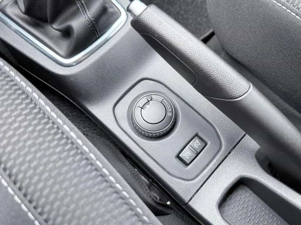 Dacia Duster II Comfort 4WD Navi Cam AHK 06/2020-photo-14