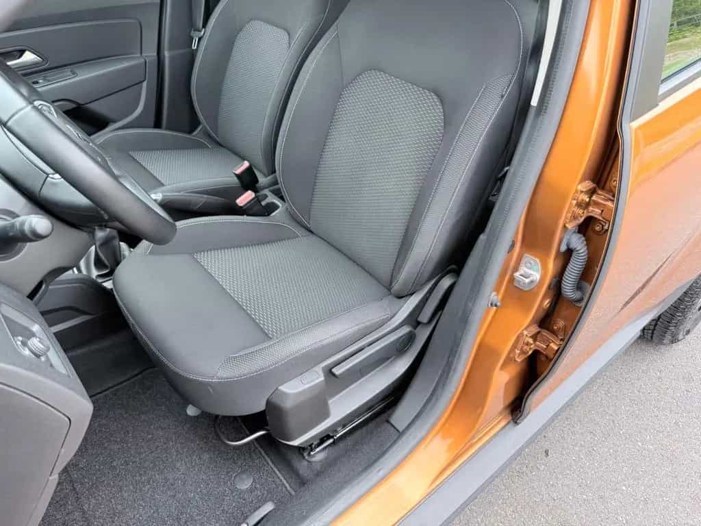 Dacia Duster II Comfort 4WD Navi Cam AHK 06/2020-photo-8