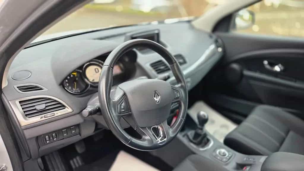 Renault Megane III Lim. 5-trg. Paris 07/2014-photo-13