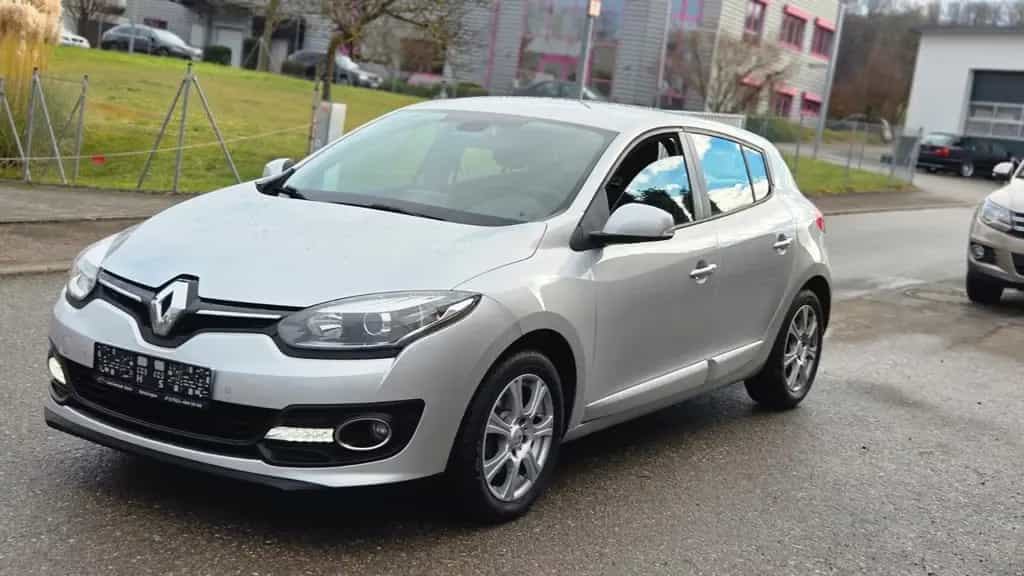 Renault Megane III Lim. 5-trg. Paris 07/2014-photo-2