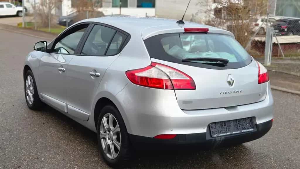Renault Megane III Lim. 5-trg. Paris 07/2014-photo-3
