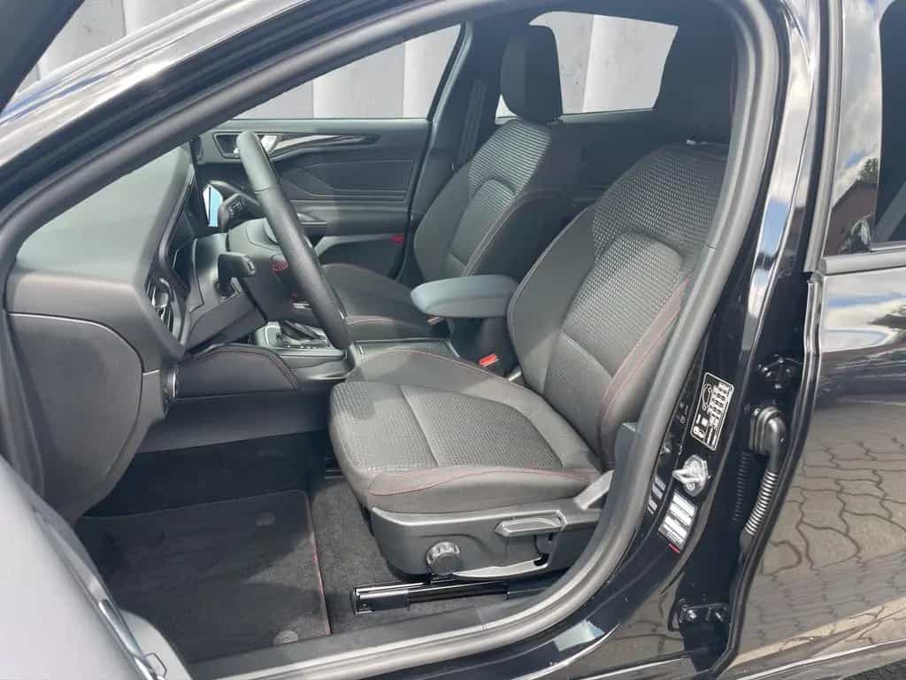 Ford Focus ST-Line X Turnier AUT | AHK | NAV | WINTER 04/2024-photo-9