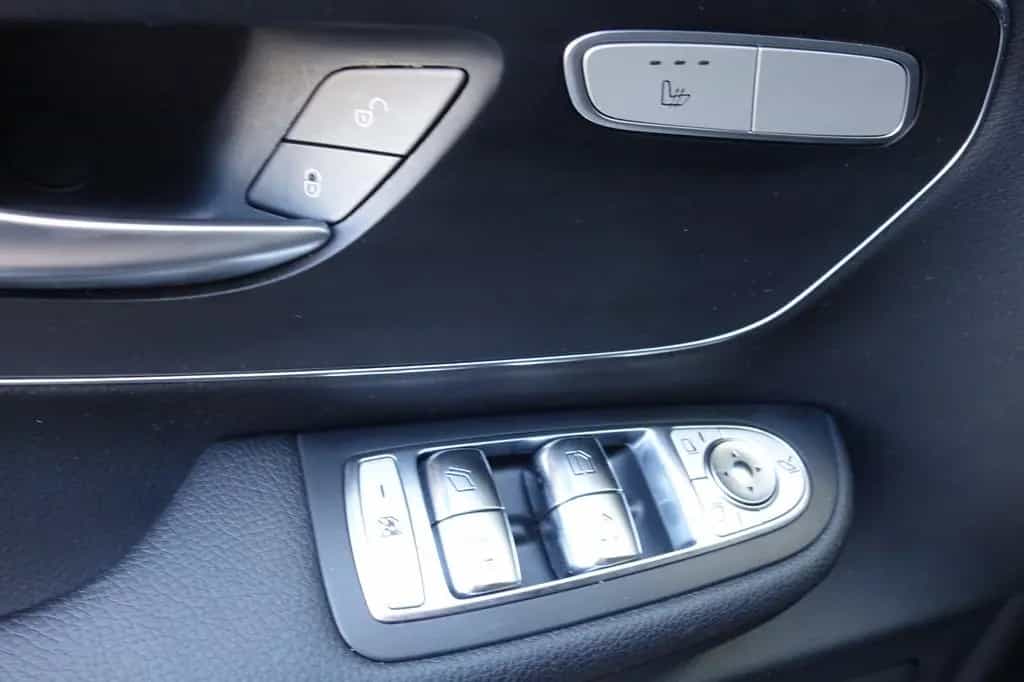 Mercedes-Benz V 300 d AMG LINE Lang 3xeTÜR/STDHZG/ACC/LED/AHK 06/2019-photo-23