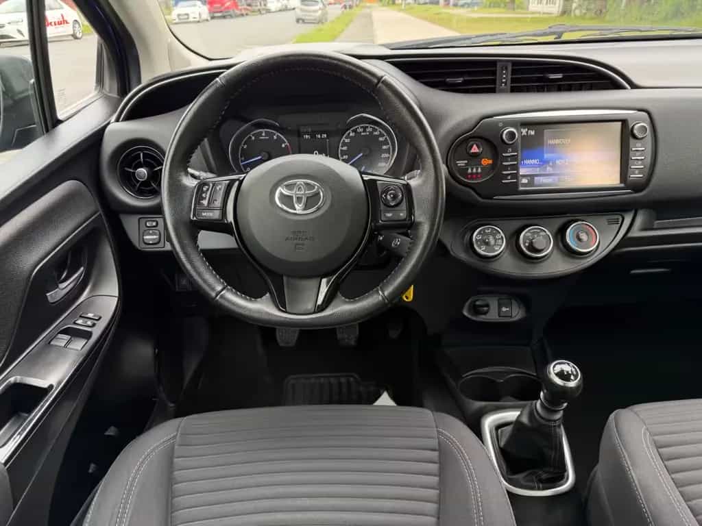 Toyota Yaris 1.5 Team 07/2018-photo-13