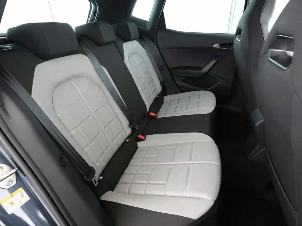 Seat Arona FR 1.0 TSI 116 PS 7 Gang DSG FR  LED Navi null-photo-14
