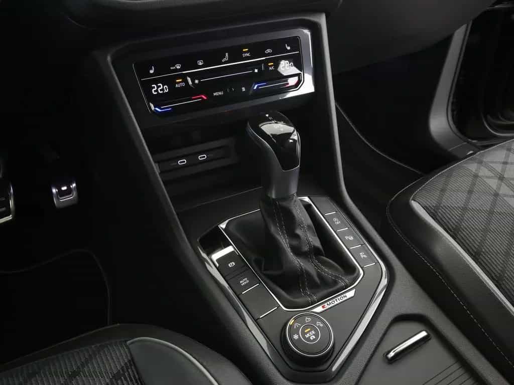 Volkswagen Tiguan Allspace 2.0TSI 190PS DSG 4M R-Line Black 02/2022-photo-15
