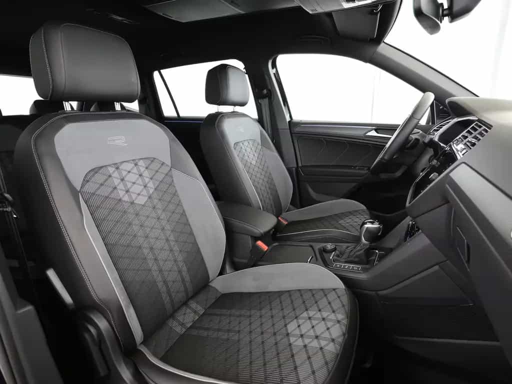 Volkswagen Tiguan Allspace 2.0TSI 190PS DSG 4M R-Line Black 02/2022-photo-19