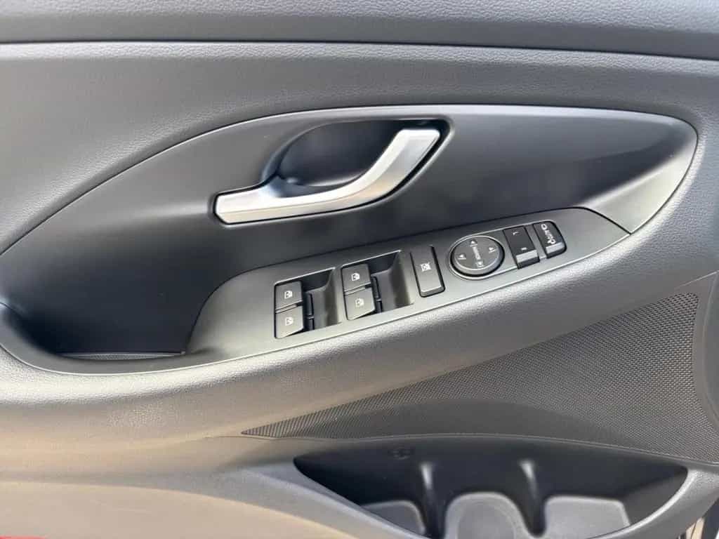 Hyundai i30 cw Edition 30+ Mild-Hybrid El. Panodach Navi 03/2021-photo-16