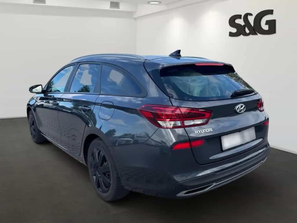 Hyundai i30 cw Edition 30+ Mild-Hybrid El. Panodach Navi 03/2021-photo-3