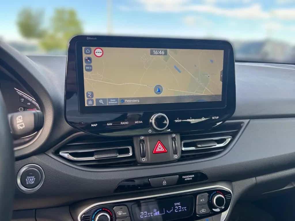 Hyundai i30 cw Edition 30+ Mild-Hybrid El. Panodach Navi 03/2021-photo-8