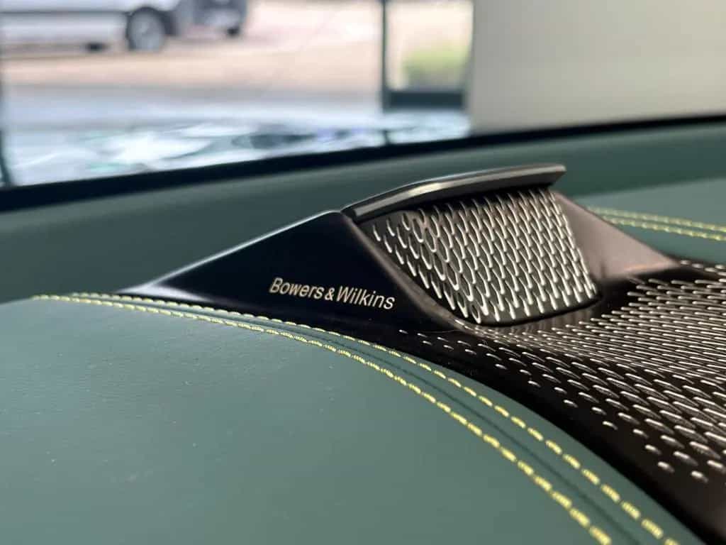Aston Martin DBX 707 AMR24 Edition - Medical Car - Carbon 01/2025-photo-10