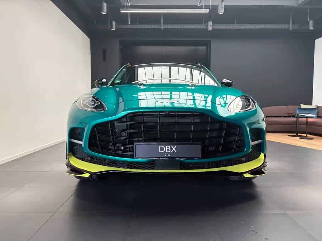 Aston Martin DBX 707 AMR24 Edition - Medical Car - Carbon 01/2025-photo-3