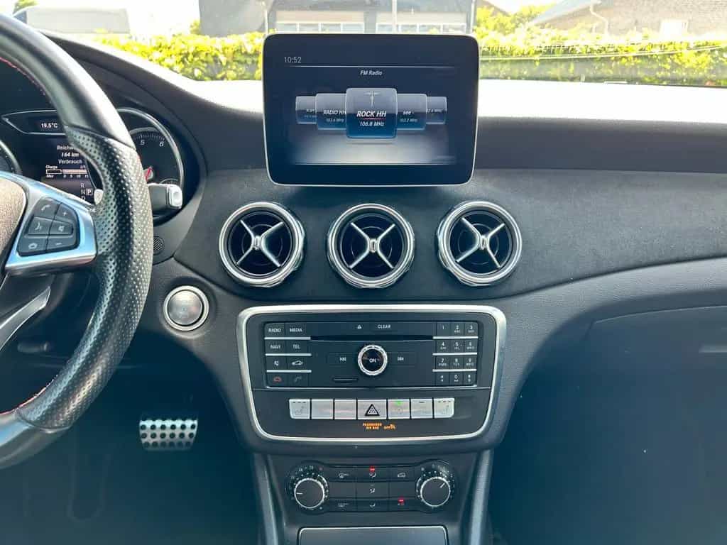 Mercedes-Benz GLA 200 AMG Line Buisness Automatik 11/2017-photo-20
