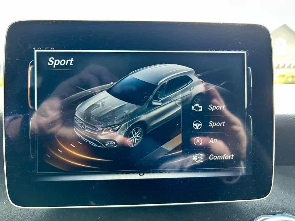 Mercedes-Benz GLA 200 AMG Line Buisness Automatik 11/2017-photo-25
