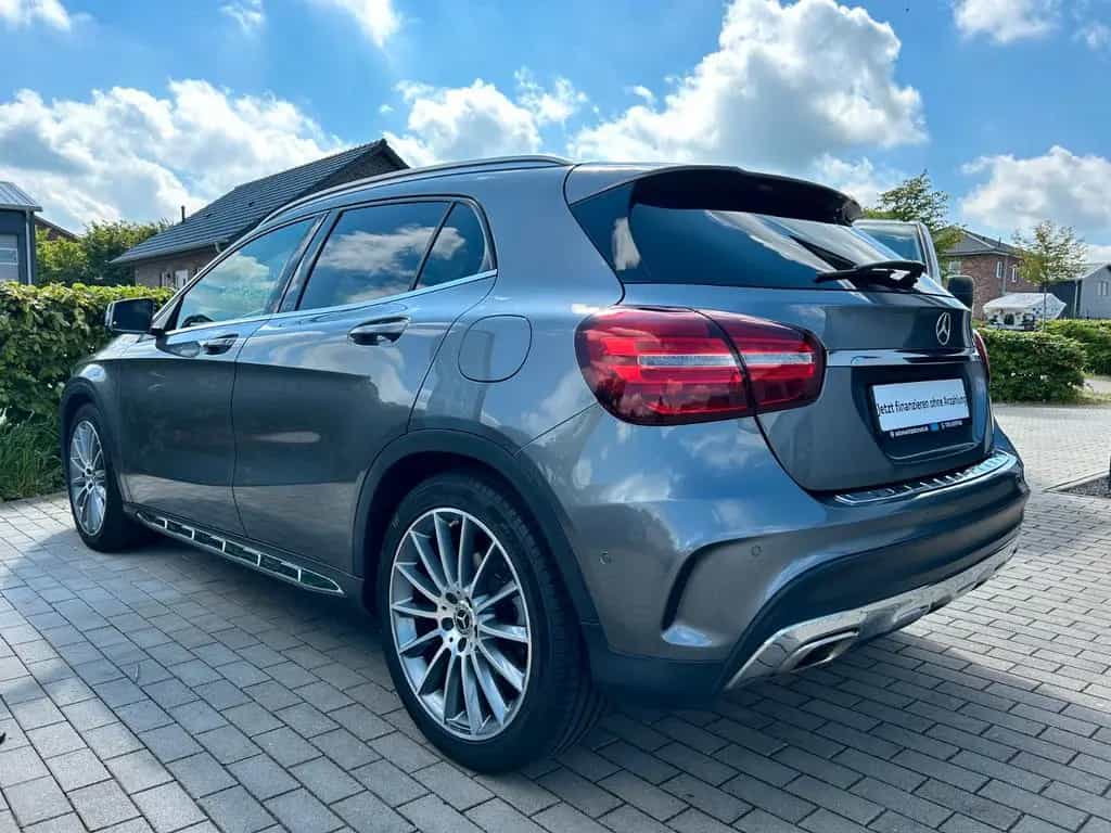 Mercedes-Benz GLA 200 AMG Line Buisness Automatik 11/2017-photo-3