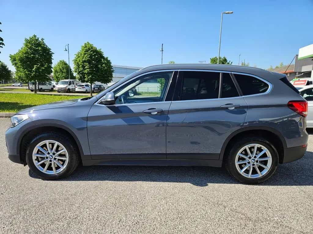 BMW X1 sdrive20d Advantage auto 04/2021-photo-2