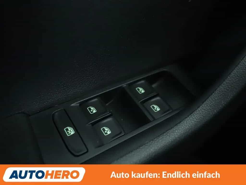 Skoda Fabia 1.0 TSI Monte Carlo*TEMPO*PDC*SHZ*KLIMA* 10/2017-photo-24
