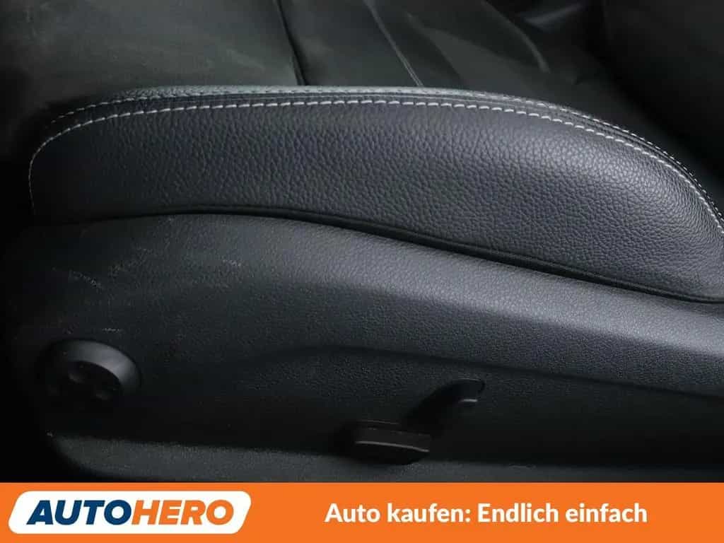Mercedes-Benz C 180 AMG Line Aut.*NAV*LED*TEMP*PDC*SHZ*ALU* 01/2017-photo-31