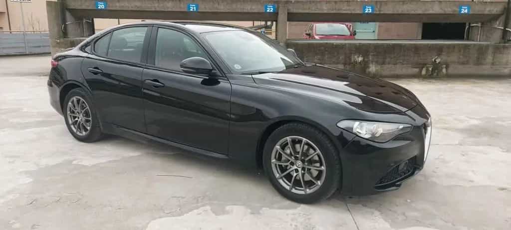 Alfa Romeo Giulia 2.2 Turbodiesel 180 CV AT8 Eco 05/2018-photo-4
