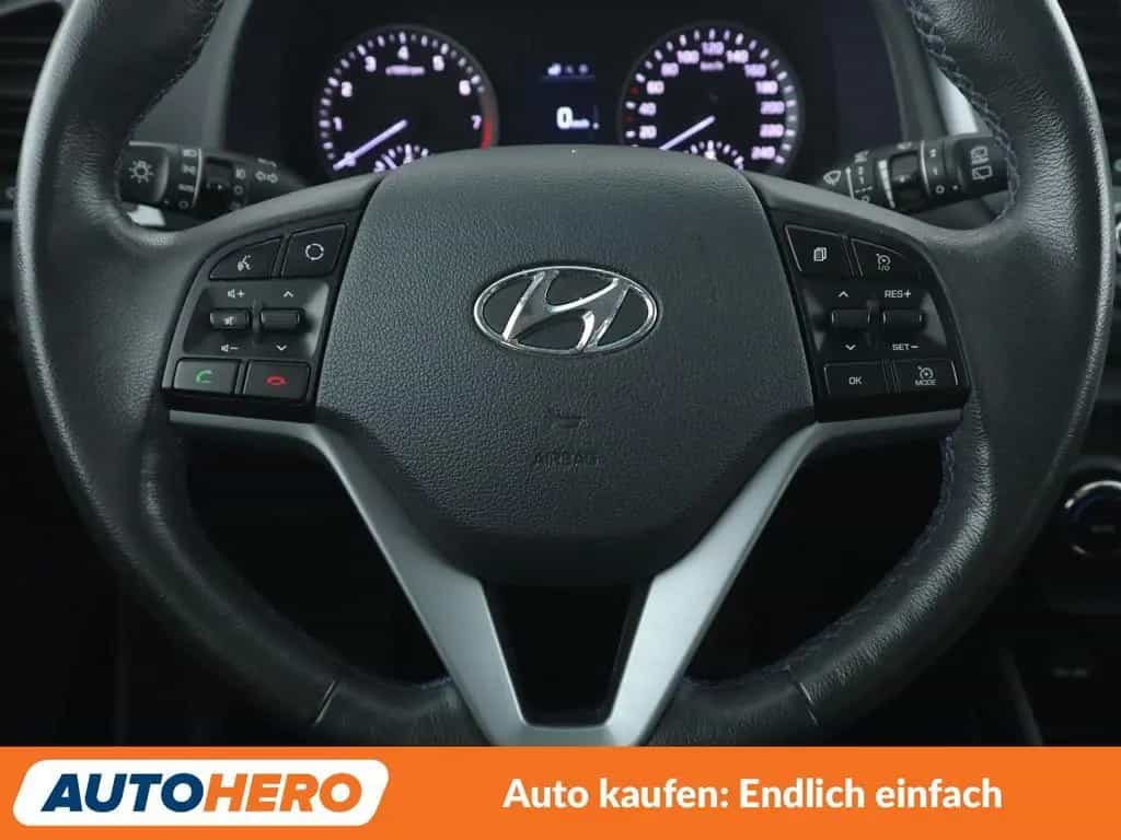 Hyundai TUCSON 1.6 Trend blue 2WD *TEMPO*PDC*SHZ*ALU* 10/2015-photo-18