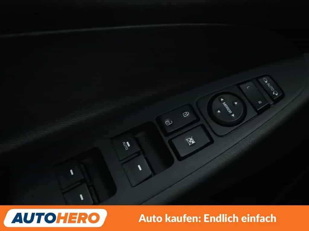 Hyundai TUCSON 1.6 Trend blue 2WD *TEMPO*PDC*SHZ*ALU* 10/2015-photo-26