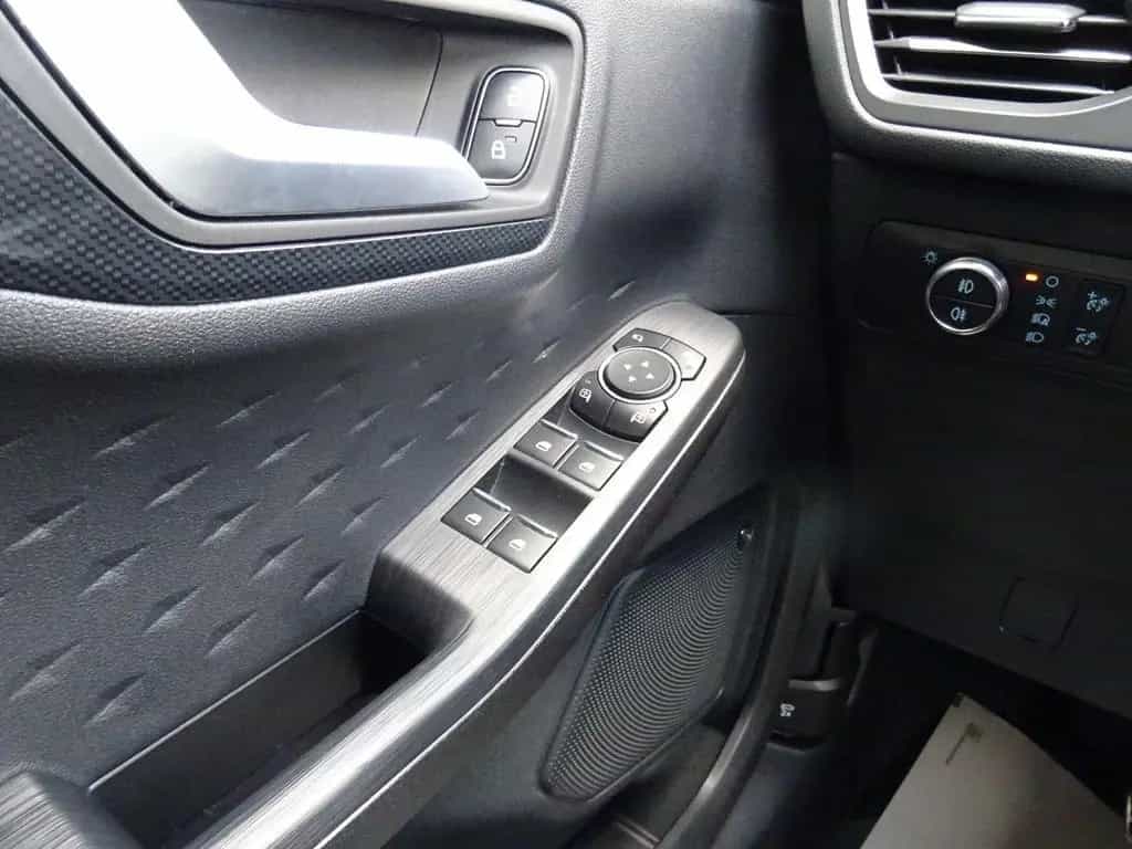 Ford Kuga ST-Line X--Winterpaket-NAVI-LED-Rückfahrkam 08/2020-photo-16