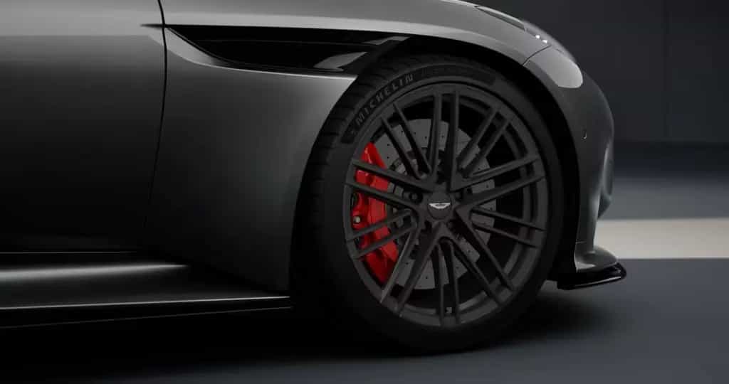 Aston Martin DB12 Volante - Aluminite Silver 04/2026-photo-3