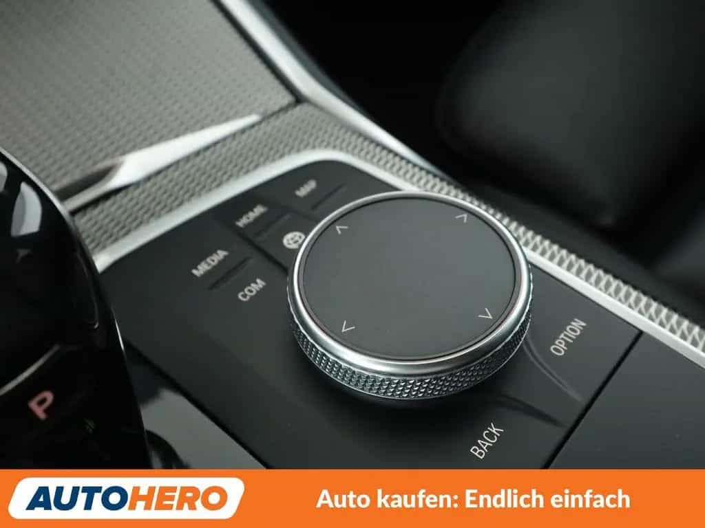 BMW 320 i M Sport Aut.*NAVI*LASER*TEMPO*CAM*PDC* 02/2020-photo-27