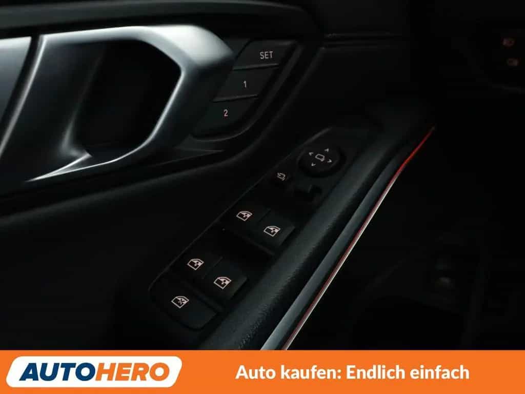 BMW 320 i M Sport Aut.*NAVI*LASER*TEMPO*CAM*PDC* 02/2020-photo-32