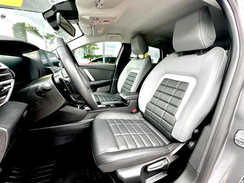 Citroën C4 1.2 12V e-THP / PureTech 04/2025-photo-1