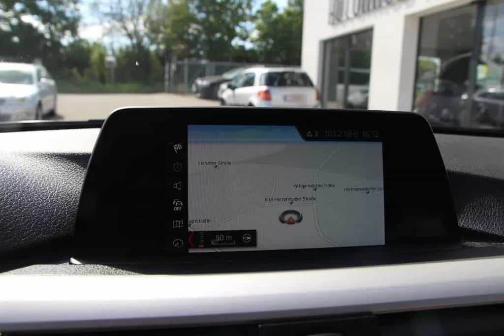BMW 320 d xDrive Advantage Touring/LED/ AHK/ Panorama 03/2019-photo-10