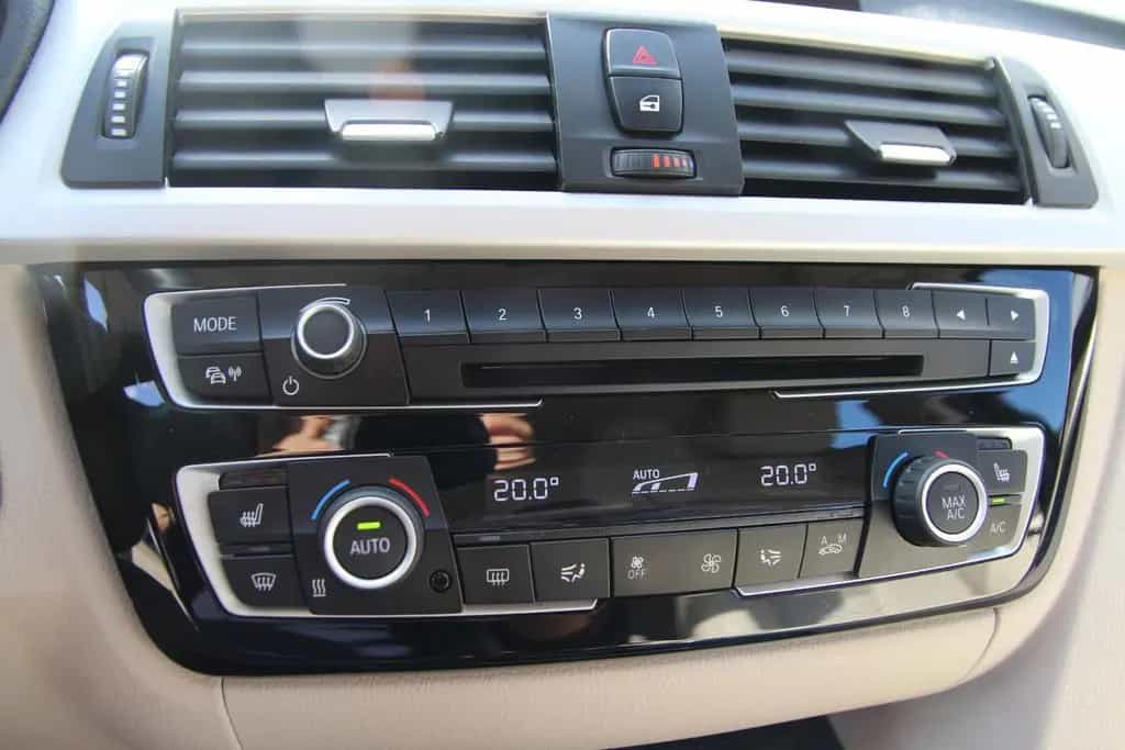 BMW 320 d xDrive Advantage Touring/LED/ AHK/ Panorama 03/2019-photo-14
