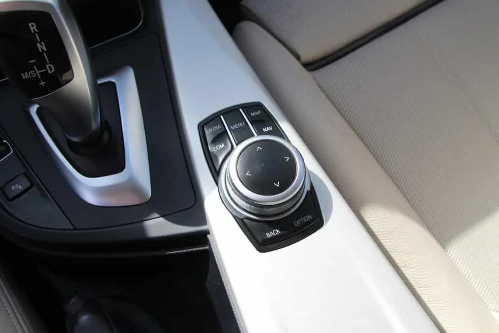 BMW 320 d xDrive Advantage Touring/LED/ AHK/ Panorama 03/2019-photo-16