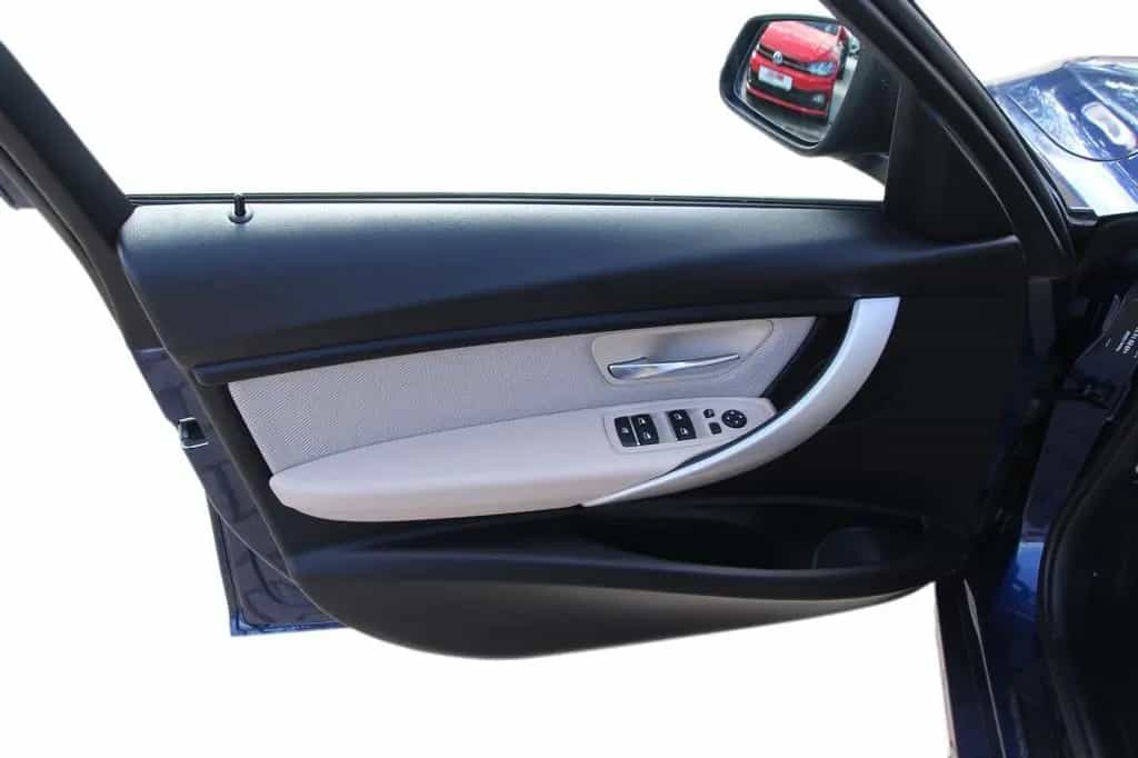 BMW 320 d xDrive Advantage Touring/LED/ AHK/ Panorama 03/2019-photo-17