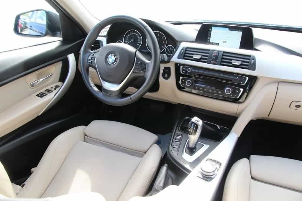 BMW 320 d xDrive Advantage Touring/LED/ AHK/ Panorama 03/2019-photo-9