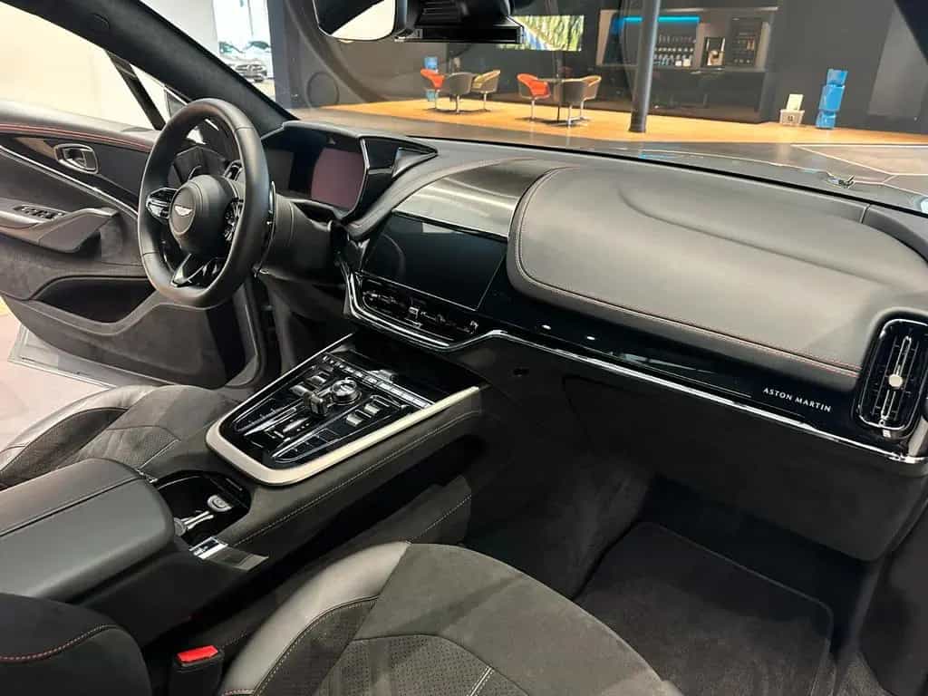Aston Martin DBX S - China Grey - S Alcantara - Lightweight 01/2026-photo-12